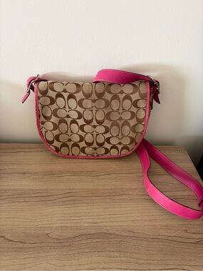 Coach Signature Canvas Saddle Bag 6842 Pink Trim
